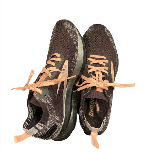 Brooks Levitate 4 Running Shoe 7.5 EUC - Picture 2 of 10